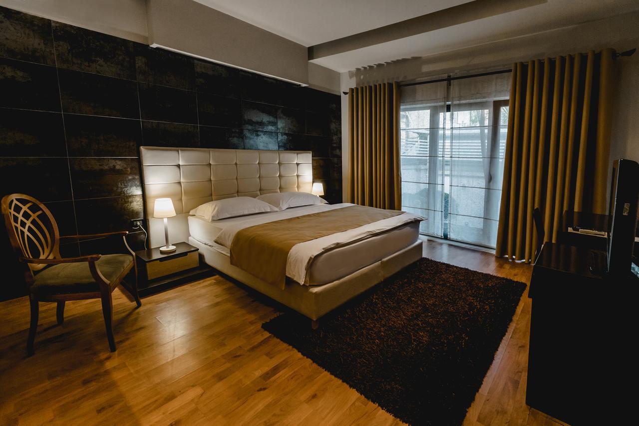 Green House Hotel & Restaurant Tirana Exteriör bild