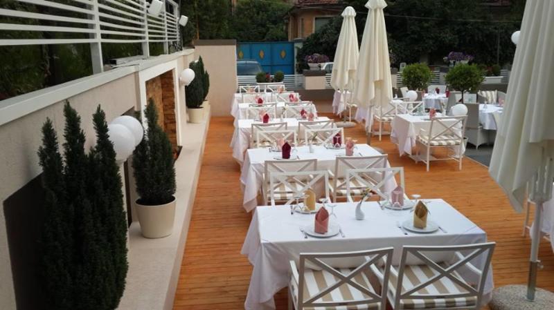Green House Hotel & Restaurant Tirana Exteriör bild