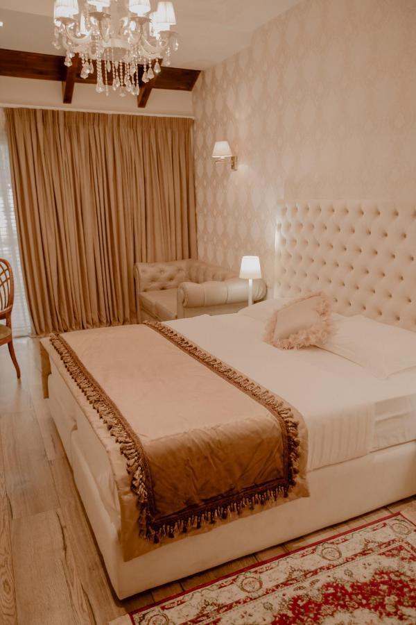 Green House Hotel & Restaurant Tirana Exteriör bild